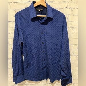 Express design studio mens modern fit button down cotton shirt size medium.